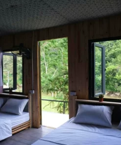 Phòng gia đình tiêu chuẩn 10 giường có phòng tắm riêng